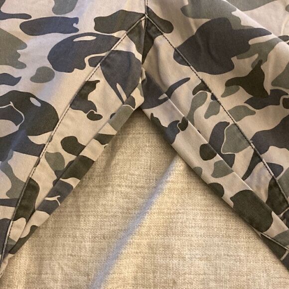 Divided (H&M) Mens Camouflage Print Cotton Joggers. Size 32. - Picture 7 of 10